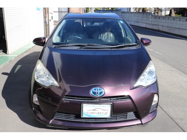 アクア Ｇ　パワーウィンドウ　ＡＢＳ　パワーステアリング　運転席，助手席エアバッグ　ワンセグ純正ナビ　バックカメラ　ステアリングリモコン　ＥＴＣ　Ｐスタート　電動格納ミラー（3枚目）