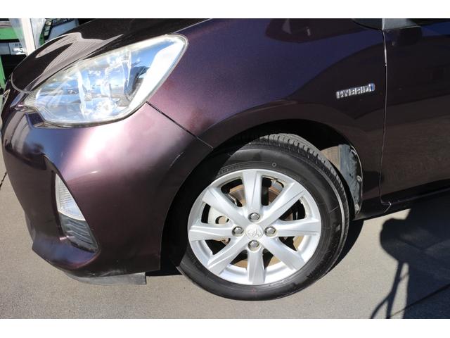 アクア Ｇ　パワーウィンドウ　ＡＢＳ　パワーステアリング　運転席，助手席エアバッグ　ワンセグ純正ナビ　バックカメラ　ステアリングリモコン　ＥＴＣ　Ｐスタート　電動格納ミラー（6枚目）