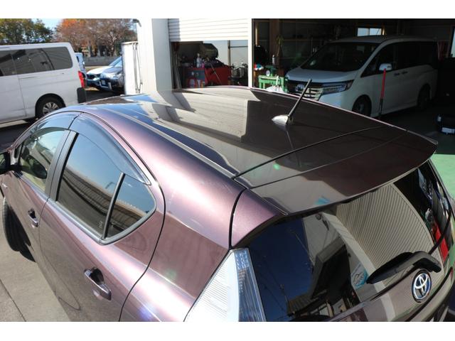 アクア Ｇ　パワーウィンドウ　ＡＢＳ　パワーステアリング　運転席，助手席エアバッグ　ワンセグ純正ナビ　バックカメラ　ステアリングリモコン　ＥＴＣ　Ｐスタート　電動格納ミラー（12枚目）