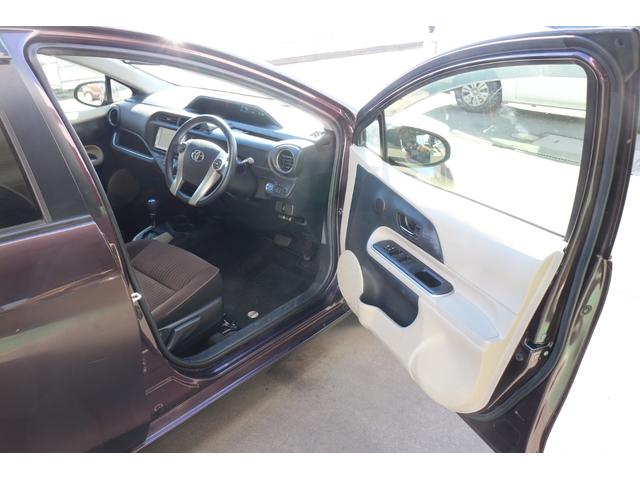 アクア Ｇ　パワーウィンドウ　ＡＢＳ　パワーステアリング　運転席，助手席エアバッグ　ワンセグ純正ナビ　バックカメラ　ステアリングリモコン　ＥＴＣ　Ｐスタート　電動格納ミラー（14枚目）