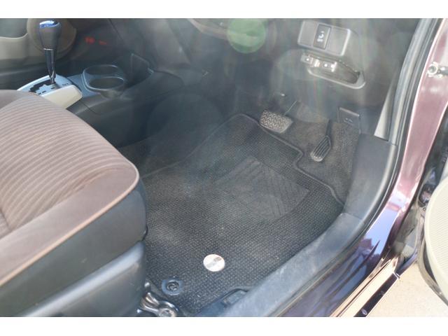 アクア Ｇ　パワーウィンドウ　ＡＢＳ　パワーステアリング　運転席，助手席エアバッグ　ワンセグ純正ナビ　バックカメラ　ステアリングリモコン　ＥＴＣ　Ｐスタート　電動格納ミラー（16枚目）