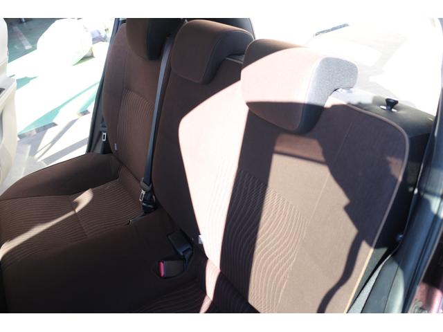 アクア Ｇ　パワーウィンドウ　ＡＢＳ　パワーステアリング　運転席，助手席エアバッグ　ワンセグ純正ナビ　バックカメラ　ステアリングリモコン　ＥＴＣ　Ｐスタート　電動格納ミラー（24枚目）