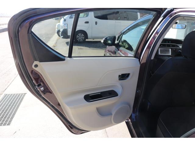 アクア Ｇ　パワーウィンドウ　ＡＢＳ　パワーステアリング　運転席，助手席エアバッグ　ワンセグ純正ナビ　バックカメラ　ステアリングリモコン　ＥＴＣ　Ｐスタート　電動格納ミラー（25枚目）