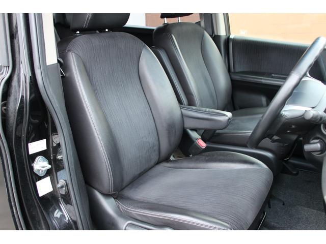 フリードハイブリッド ジャストセレクション 両側パワースライドドア スマートキー 社外アルミホイール ハーフレザーシート HIDヘッドライト フォグランプ クルーズコントロール ETC 横滑り防止装置 電動格納ミラー 純正ナビ バックカメラ(16枚目)