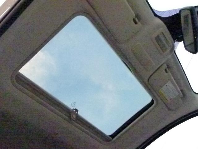 ５００ ツインエア　スポーツ　電動ガラスルーフ　ダッシュボード割れなし　障害物センサー　パワーステアリング　パワーウィンドウ　ＥＴＣ　運転席エアバッグ　キーレスエントリー　エアコン　盗難防止システム　禁煙車　ＡＢＳ（26枚目）