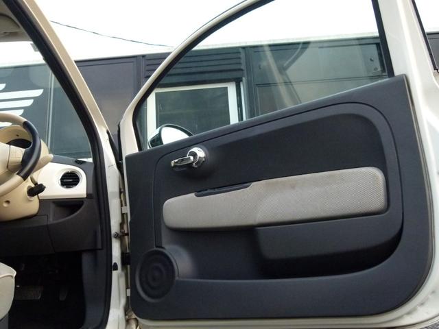 ５００ ツインエア　スポーツ　電動ガラスルーフ　ダッシュボード割れなし　障害物センサー　パワーステアリング　パワーウィンドウ　ＥＴＣ　運転席エアバッグ　キーレスエントリー　エアコン　盗難防止システム　禁煙車　ＡＢＳ（29枚目）