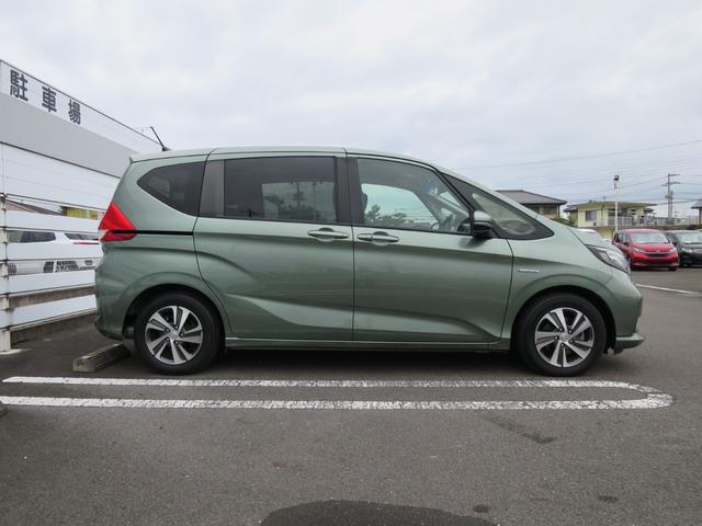 フリードハイブリッド ハイブリッド・Ｇホンダセンシング　ナビ装着用スペシャルパッケージ＋ＥＴＣ車載器（ナビ連動）ｉ－サイドエアバッグ＋サイドカーテンエアバッグリア両側パワースライドドアＬＥＤヘッドライト＋アクティブコーナリングライト　軽減ブレーキ　記録簿（6枚目）