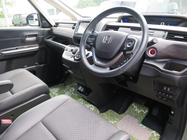 フリードハイブリッド ハイブリッド・Ｇホンダセンシング　ナビ装着用スペシャルパッケージ＋ＥＴＣ車載器（ナビ連動）ｉ－サイドエアバッグ＋サイドカーテンエアバッグリア両側パワースライドドアＬＥＤヘッドライト＋アクティブコーナリングライト　軽減ブレーキ　記録簿（13枚目）