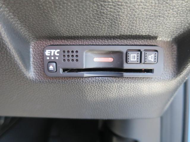 フリード＋ハイブリッド ハイブリッド・クロスターホンダセンシング　ナビ装着用スペシャルパッケージ＋ＥＴＣ車載器（ナビ連動）リア両側パワースライドドアＬＥＤヘッドライト＋アクティブコーナリングライトセンターテーブルオートリトラミラー　禁煙　バックカメラ　地デジフルセグ（25枚目）