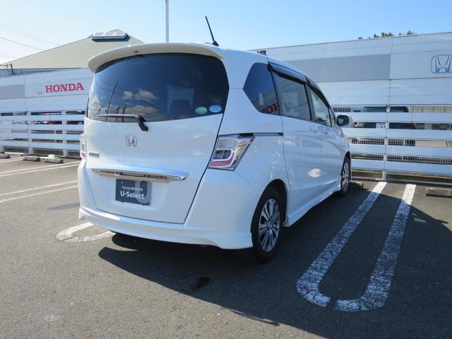 フリード Gエアロ ナビ装着用スペシャルパッケージ2列目ベンチシートジャストセレクション装備ディスチャージヘッドライト(オートライトコントロール付) 両自動ドア Rカメ 助手席エアバッグ 地デジテレビ 盗難防止 エアコン(8枚目)