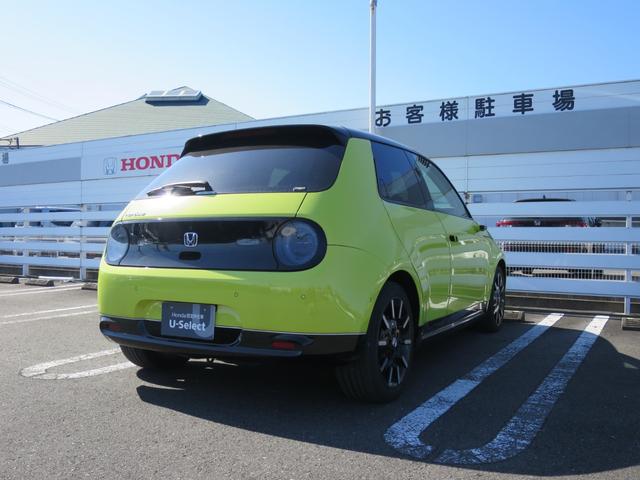 Ｈｏｎｄａ ｅ アドバンス　ＨｏｎｄａＳＥＮＳＩＮＧワイドスクリーンＨｏｎｄａＣＯＮＮＥＣＴディスプレー＋ＥＴＣ２．０車載器センターカメラミラーシステムＨｏｎｄａパーキングパイロットマルチビューカメラシステム　ＬＥＤヘッドライト（8枚目）