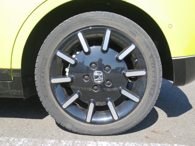 Ｈｏｎｄａ ｅ アドバンス　ＨｏｎｄａＳＥＮＳＩＮＧワイドスクリーンＨｏｎｄａＣＯＮＮＥＣＴディスプレー＋ＥＴＣ２．０車載器センターカメラミラーシステムＨｏｎｄａパーキングパイロットマルチビューカメラシステム　ＬＥＤヘッドライト（40枚目）