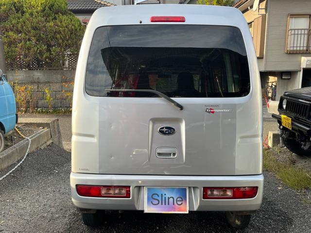 サンバーバン トランスポーター ワンオーナー 禁煙車 新品タイヤ 4AT タイミングチェーン 両側スライドドア 純正ラジオ キーレス パワステ パワーウィンドウ プライバシーガラス オーバーヘッドコンソール 運転席&助手席エアバック(9枚目)
