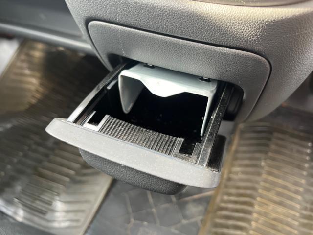 サンバーバン トランスポーター ワンオーナー 禁煙車 新品タイヤ 4AT タイミングチェーン 両側スライドドア 純正ラジオ キーレス パワステ パワーウィンドウ プライバシーガラス オーバーヘッドコンソール 運転席&助手席エアバック(26枚目)