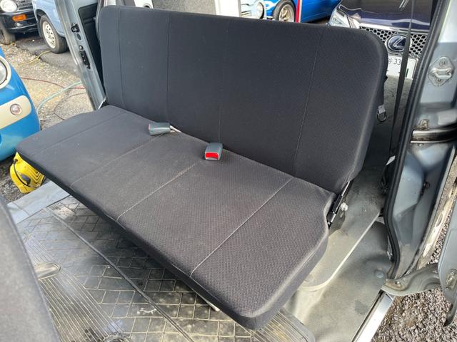 サンバーバン トランスポーター ワンオーナー 禁煙車 新品タイヤ 4AT タイミングチェーン 両側スライドドア 純正ラジオ キーレス パワステ パワーウィンドウ プライバシーガラス オーバーヘッドコンソール 運転席&助手席エアバック(34枚目)