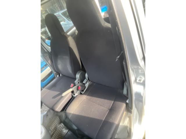 サンバーバン トランスポーター ワンオーナー 禁煙車 新品タイヤ 4AT タイミングチェーン 両側スライドドア 純正ラジオ キーレス パワステ パワーウィンドウ プライバシーガラス オーバーヘッドコンソール 運転席&助手席エアバック(35枚目)