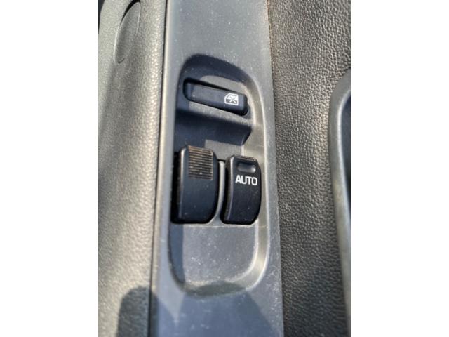 サンバーバン トランスポーター ワンオーナー 禁煙車 新品タイヤ 4AT タイミングチェーン 両側スライドドア 純正ラジオ キーレス パワステ パワーウィンドウ プライバシーガラス オーバーヘッドコンソール 運転席&助手席エアバック(39枚目)