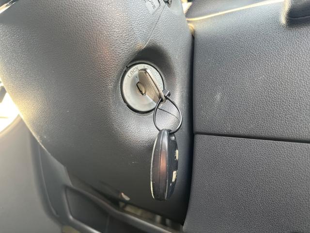 サンバーバン トランスポーター ワンオーナー 禁煙車 新品タイヤ 4AT タイミングチェーン 両側スライドドア 純正ラジオ キーレス パワステ パワーウィンドウ プライバシーガラス オーバーヘッドコンソール 運転席&助手席エアバック(40枚目)