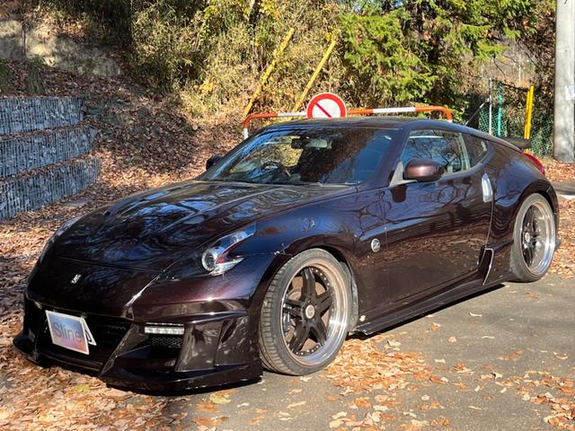 フェアレディＺ バージョンＳＴ　６速マニュアル　Ｖｅｉｌｓｉｄｅフルエアロ　ＮＩＳＭＯインナーブラックヘッドライト　Ｗｏｒｋ２１インチ　ＢＬＩＴＺ車高調　４本出しマフラー　ダックテール　ＬＥＤデイライト　スマートキー　ヴェイルサイド（4枚目）