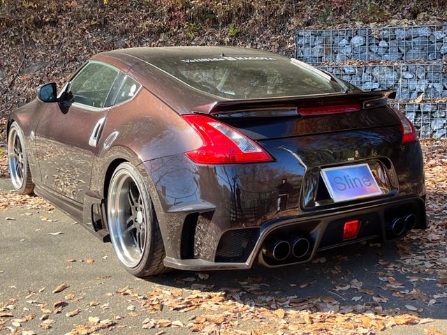 フェアレディＺ バージョンＳＴ　６速マニュアル　Ｖｅｉｌｓｉｄｅフルエアロ　ＮＩＳＭＯインナーブラックヘッドライト　Ｗｏｒｋ２１インチ　ＢＬＩＴＺ車高調　４本出しマフラー　ダックテール　ＬＥＤデイライト　スマートキー　ヴェイルサイド（7枚目）