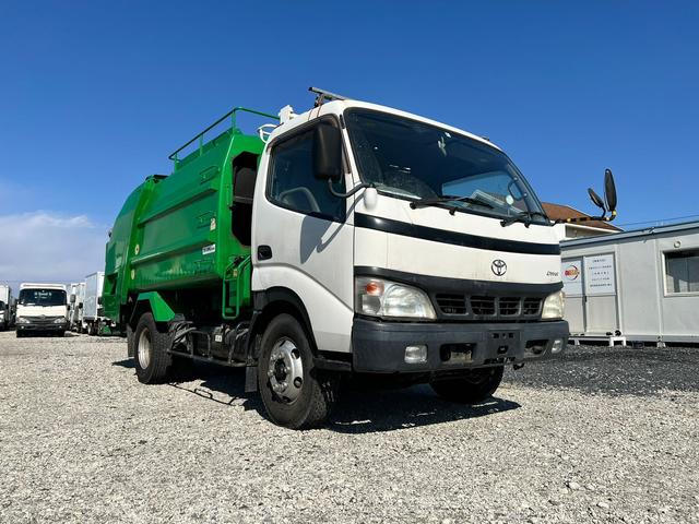 　新明和パッカー車　塵芥車　容積５．４ｍ３　型式Ｔ０５４－５５３０１　ＭＴ　最大積載量２３５０ｋｇ　総重量７３９０ｋｇ　２人乗り　全長５８０幅２１０高２５５　Ｎ０４Ｃエンジン　ディーゼル　４０００ｃｃ(2枚目)