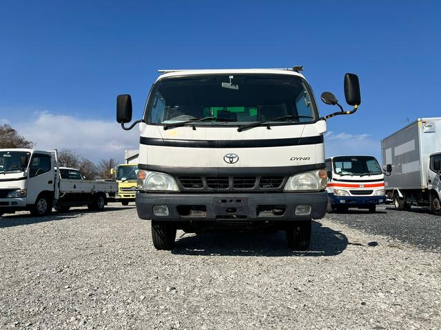 　新明和パッカー車　塵芥車　容積５．４ｍ３　型式Ｔ０５４－５５３０１　ＭＴ　最大積載量２３５０ｋｇ　総重量７３９０ｋｇ　２人乗り　全長５８０幅２１０高２５５　Ｎ０４Ｃエンジン　ディーゼル　４０００ｃｃ(3枚目)