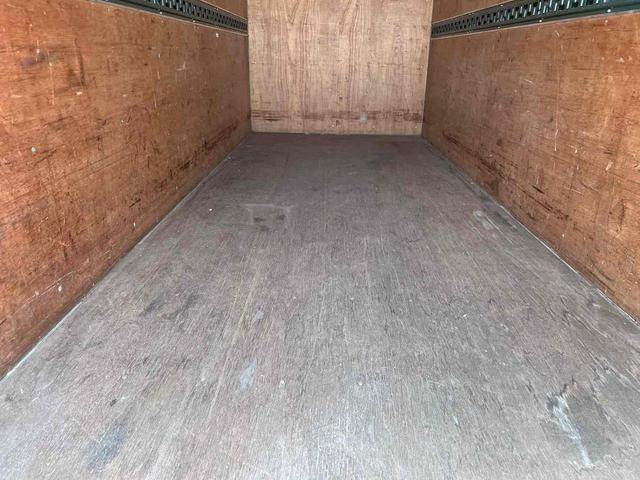 トヨエース 　標準ロングアルミバン　ラッシング１段　ＡＴ　積載量２０００　総重量５２１５　全長６２９幅１８８高３０１　箱内寸長４５０幅１７８高２０４　３人乗り　ディーゼル　ＥＴＣ　バックカメラ（10枚目）