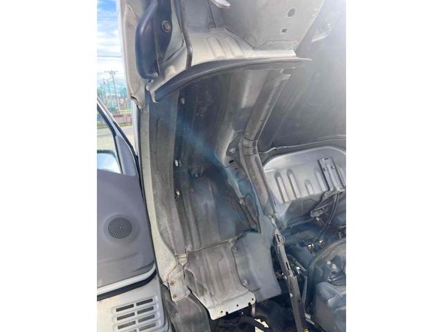 トヨエース 　標準ロングアルミバン　ラッシング１段　ＡＴ　積載量２０００　総重量５２１５　全長６２９幅１８８高３０１　箱内寸長４５０幅１７８高２０４　３人乗り　ディーゼル　ＥＴＣ　バックカメラ（28枚目）