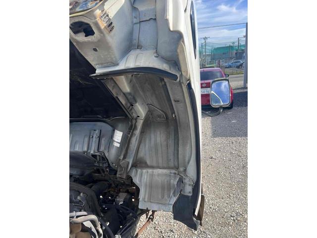 トヨエース 　標準ロングアルミバン　ラッシング１段　ＡＴ　積載量２０００　総重量５２１５　全長６２９幅１８８高３０１　箱内寸長４５０幅１７８高２０４　３人乗り　ディーゼル　ＥＴＣ　バックカメラ（29枚目）