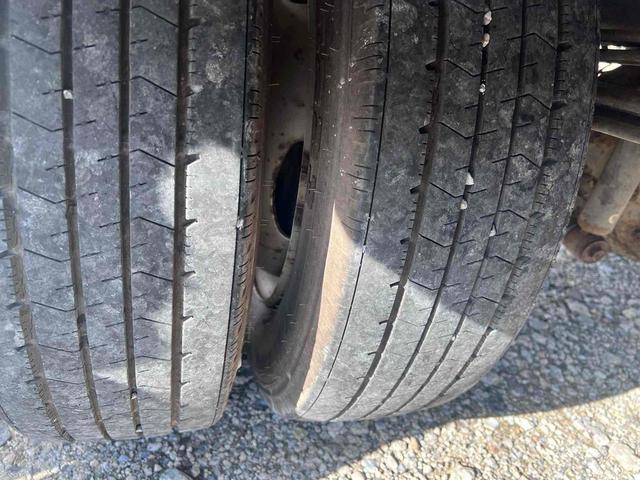 トヨエース 　標準ロングアルミバン　ラッシング１段　ＡＴ　積載量２０００　総重量５２１５　全長６２９幅１８８高３０１　箱内寸長４５０幅１７８高２０４　３人乗り　ディーゼル　ＥＴＣ　バックカメラ（42枚目）
