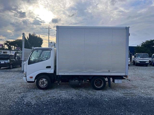 デュトロ 標準10尺アルミバン AT ディーゼル ETC Bカメラ アイドリングストップ 電動格納ミラー エアコン パワーウィンドウ 箱内寸長312幅177高200 3人乗り ラッシング1段 総重量4985(4枚目)