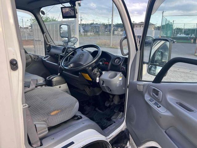 デュトロ 標準10尺アルミバン AT ディーゼル ETC Bカメラ アイドリングストップ 電動格納ミラー エアコン パワーウィンドウ 箱内寸長312幅177高200 3人乗り ラッシング1段 総重量4985(13枚目)