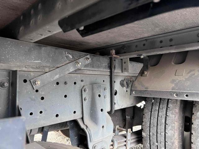 デュトロ 標準10尺アルミバン AT ディーゼル ETC Bカメラ アイドリングストップ 電動格納ミラー エアコン パワーウィンドウ 箱内寸長312幅177高200 3人乗り ラッシング1段 総重量4985(30枚目)