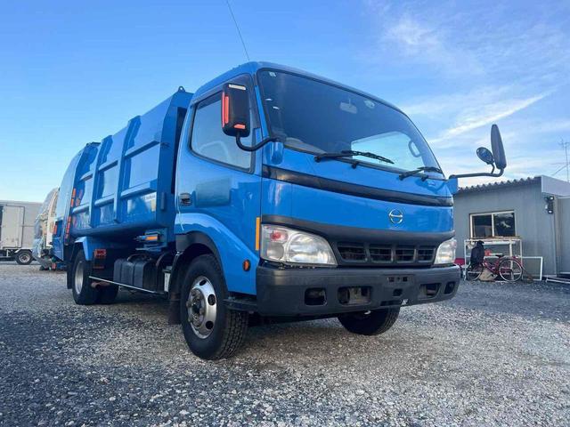 デュトロ パッカー車 プレス式 7.2M3 新明和 MT 後輪ダブル バックカメラ パワーウィンドウ ディーゼル 積載量3050 総重量7955 全長637幅209高234 3人乗り 4000cc(2枚目)