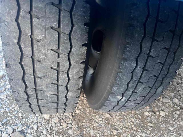 デュトロ パッカー車 プレス式 7.2M3 新明和 MT 後輪ダブル バックカメラ パワーウィンドウ ディーゼル 積載量3050 総重量7955 全長637幅209高234 3人乗り 4000cc(45枚目)