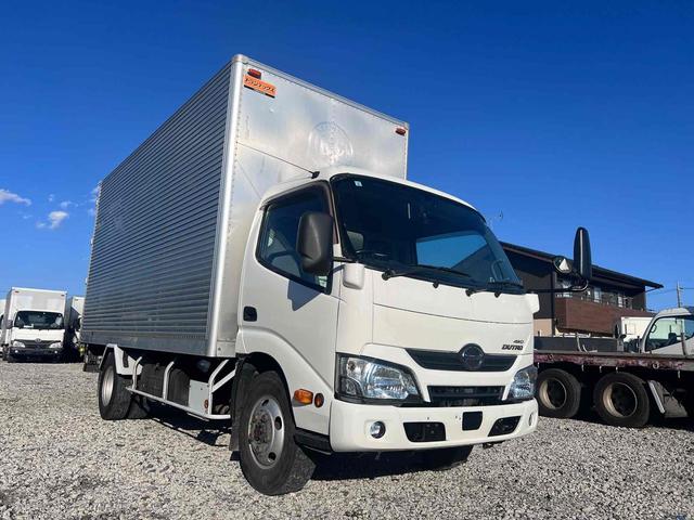 デュトロ 標準ロングアルミバン 4WD MT ディーゼル 総重量6575 積載量3000 ETC バックカメラ アイドリングストップ ESC エアコン パワーウィンドウ 箱内寸長460幅170高223 3人乗り(3枚目)