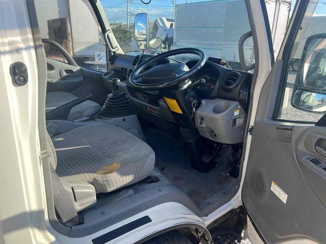 デュトロ 標準ロングアルミバン 4WD MT ディーゼル 総重量6575 積載量3000 ETC バックカメラ アイドリングストップ ESC エアコン パワーウィンドウ 箱内寸長460幅170高223 3人乗り(10枚目)