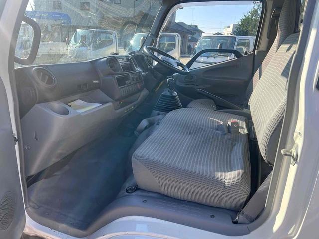 デュトロ 標準ロングアルミバン 4WD MT ディーゼル 総重量6575 積載量3000 ETC バックカメラ アイドリングストップ ESC エアコン パワーウィンドウ 箱内寸長460幅170高223 3人乗り(11枚目)