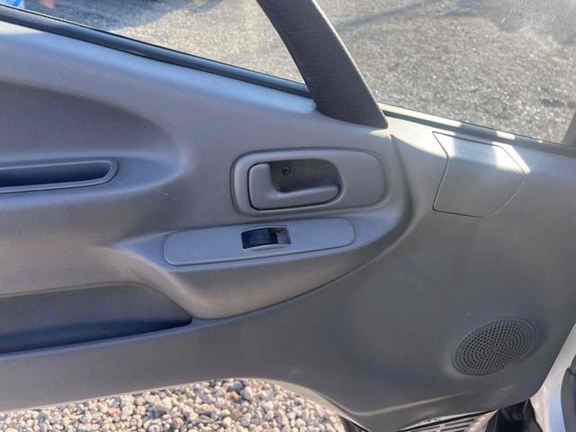 デュトロ 標準ロングアルミバン 4WD MT ディーゼル 総重量6575 積載量3000 ETC バックカメラ アイドリングストップ ESC エアコン パワーウィンドウ 箱内寸長460幅170高223 3人乗り(12枚目)