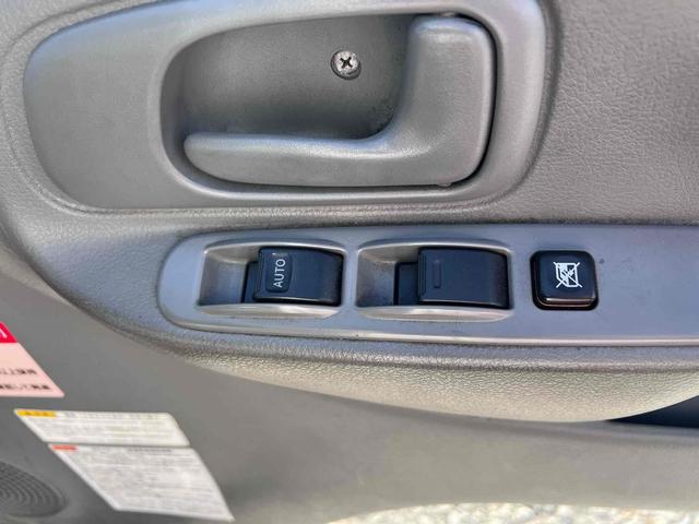 デュトロ 標準ロングアルミウィング 4WD MT AC ETC 3人乗り 総重量6565kg 積載量3000kg 全長630幅190高296 内寸長430幅182高195 Bカメラ ラッシング2段(26枚目)