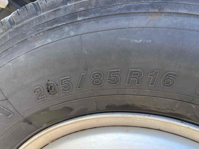 デュトロ 標準ロングアルミウィング 4WD MT AC ETC 3人乗り 総重量6565kg 積載量3000kg 全長630幅190高296 内寸長430幅182高195 Bカメラ ラッシング2段(40枚目)