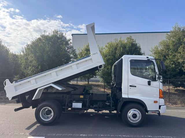 ヒノレンジャー 日野 平成23年式 4tダンプ 車検令和8年10月30日 MT6速 パワステ パワーウィンドウ ABS エアコン(9枚目)