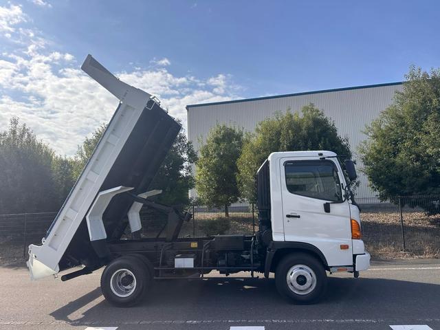 ヒノレンジャー 日野 平成23年式 4tダンプ 車検令和8年10月30日 MT6速 パワステ パワーウィンドウ ABS エアコン(10枚目)