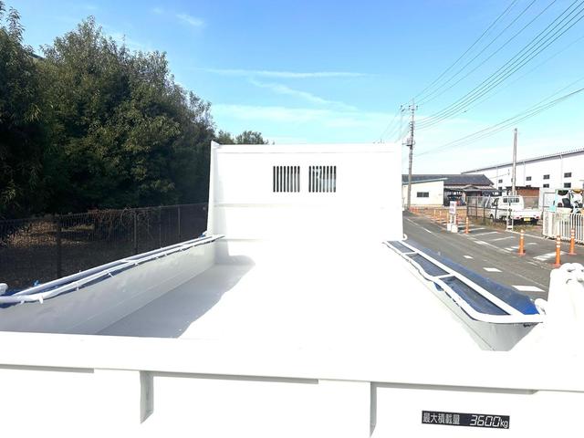 ヒノレンジャー 日野 平成23年式 4tダンプ 車検令和8年10月30日 MT6速 パワステ パワーウィンドウ ABS エアコン(17枚目)