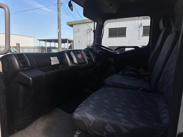 ヒノレンジャー 日野 平成23年式 4tダンプ 車検令和8年10月30日 MT6速 パワステ パワーウィンドウ ABS エアコン(22枚目)