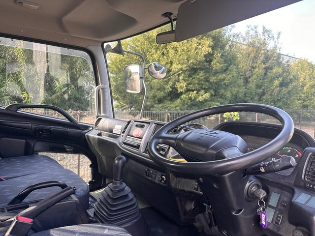 ヒノレンジャー 日野 平成23年式 4tダンプ 車検令和8年10月30日 MT6速 パワステ パワーウィンドウ ABS エアコン(25枚目)