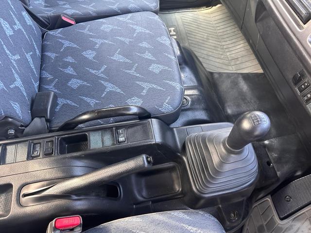 ヒノレンジャー 日野 平成23年式 4tダンプ 車検令和8年10月30日 MT6速 パワステ パワーウィンドウ ABS エアコン(26枚目)