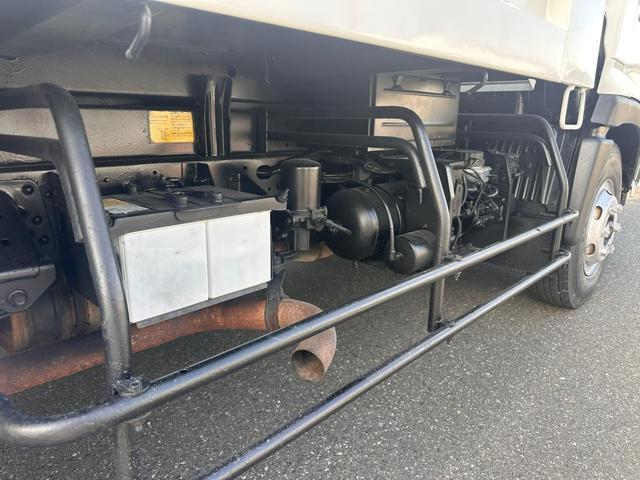 ヒノレンジャー 日野 平成23年式 4tダンプ 車検令和8年10月30日 MT6速 パワステ パワーウィンドウ ABS エアコン(33枚目)