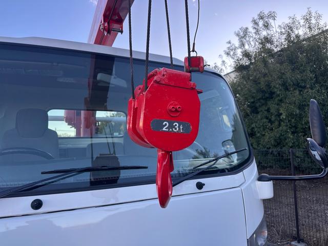 エルフトラック 　いすゞ　平成２０年式　ローダー　ロング車　３段クレーン（ラジコン）　車検令和８年１２月２２日　ＭＴ６速　パワステ　パワーウィンドウ　ＡＢＳ　エアコン（21枚目）