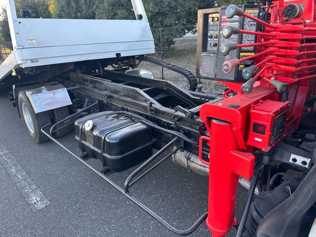 エルフトラック 　いすゞ　平成２０年式　ローダー　ロング車　３段クレーン（ラジコン）　車検令和８年１２月２２日　ＭＴ６速　パワステ　パワーウィンドウ　ＡＢＳ　エアコン（33枚目）